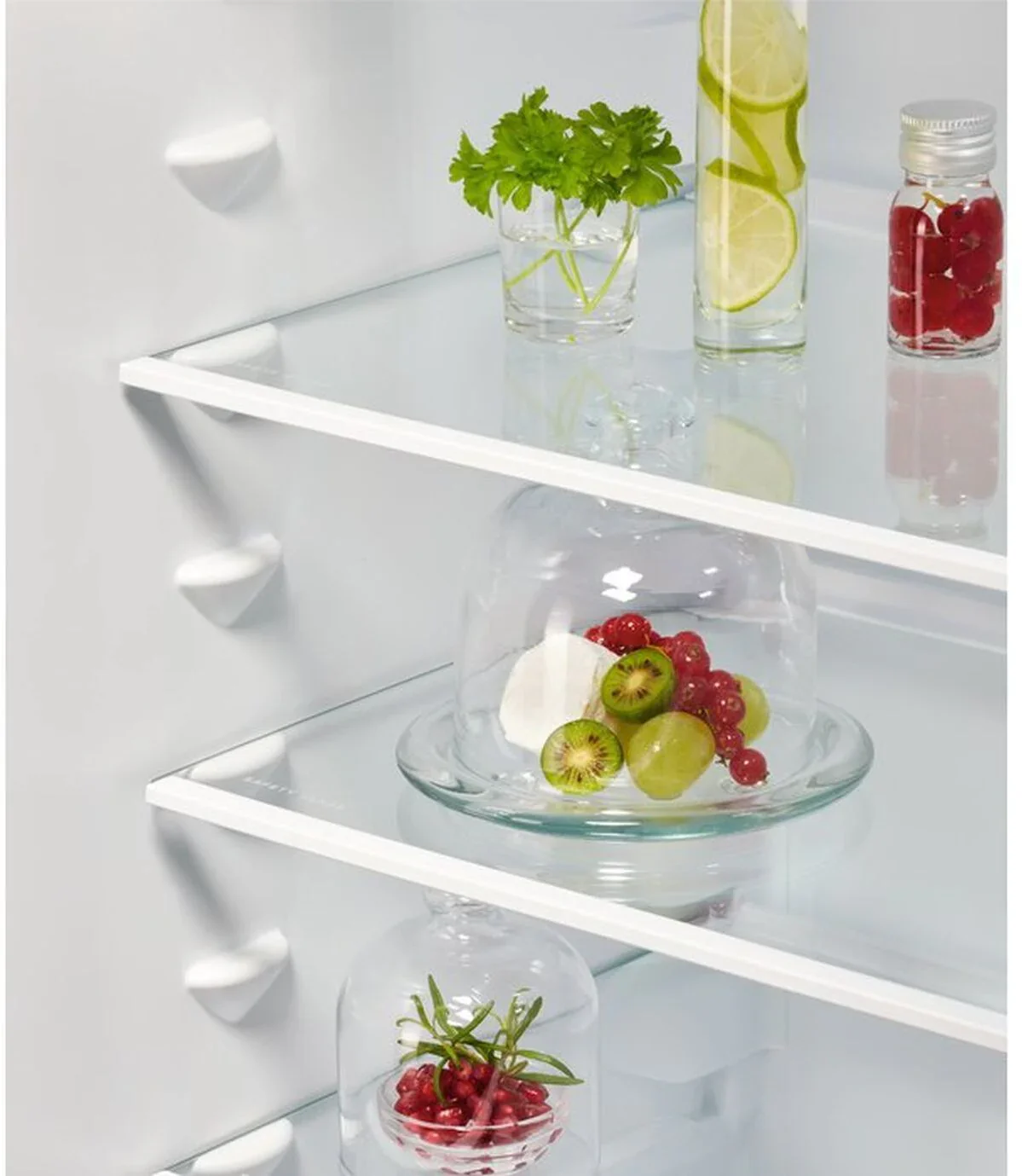 AEG NSC5S18ZES Integrated 70/30 Fridge Freezer - Image 3