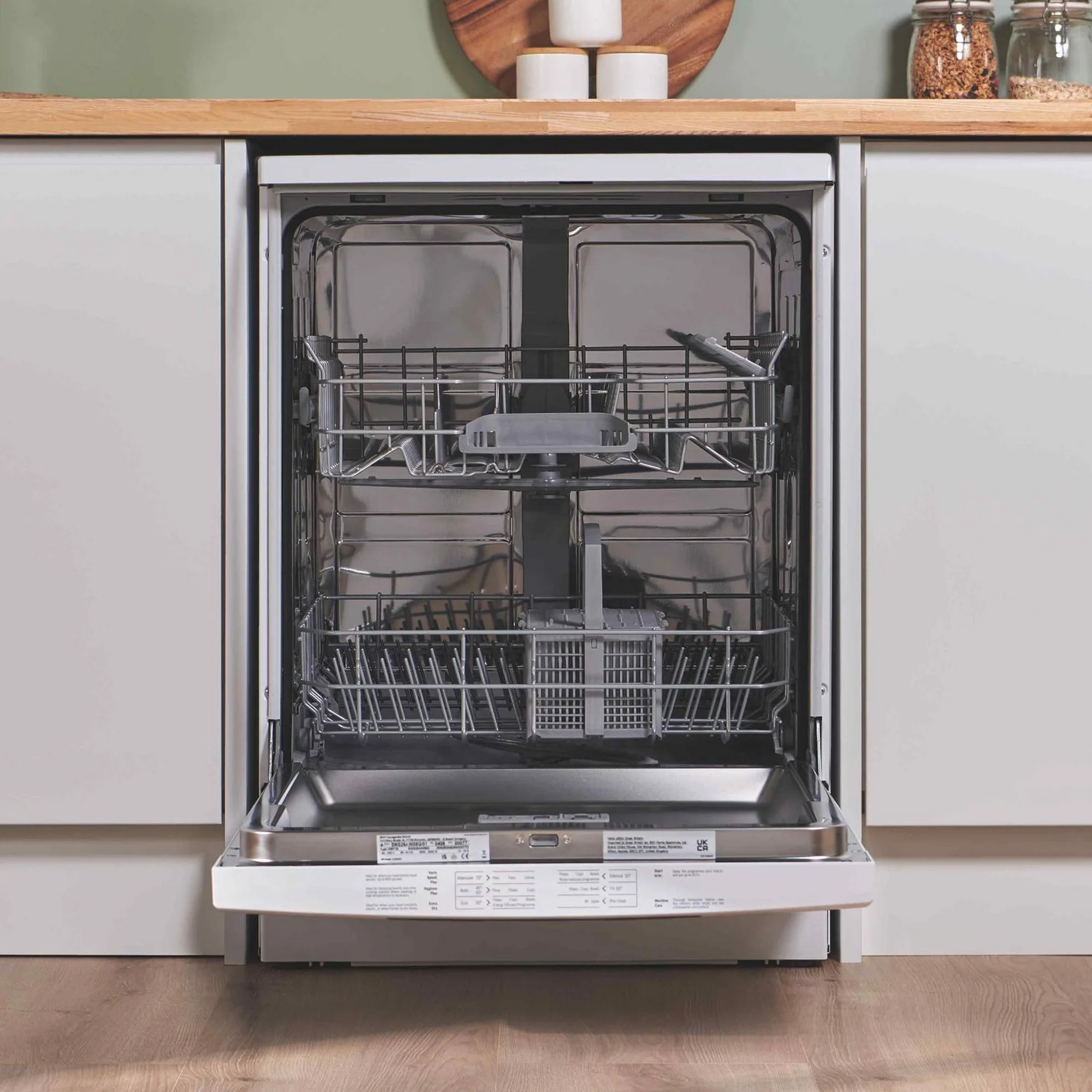 Bosch Series 2 SMS26AW08G Full Size Freestanding Dishwasher - Image 3
