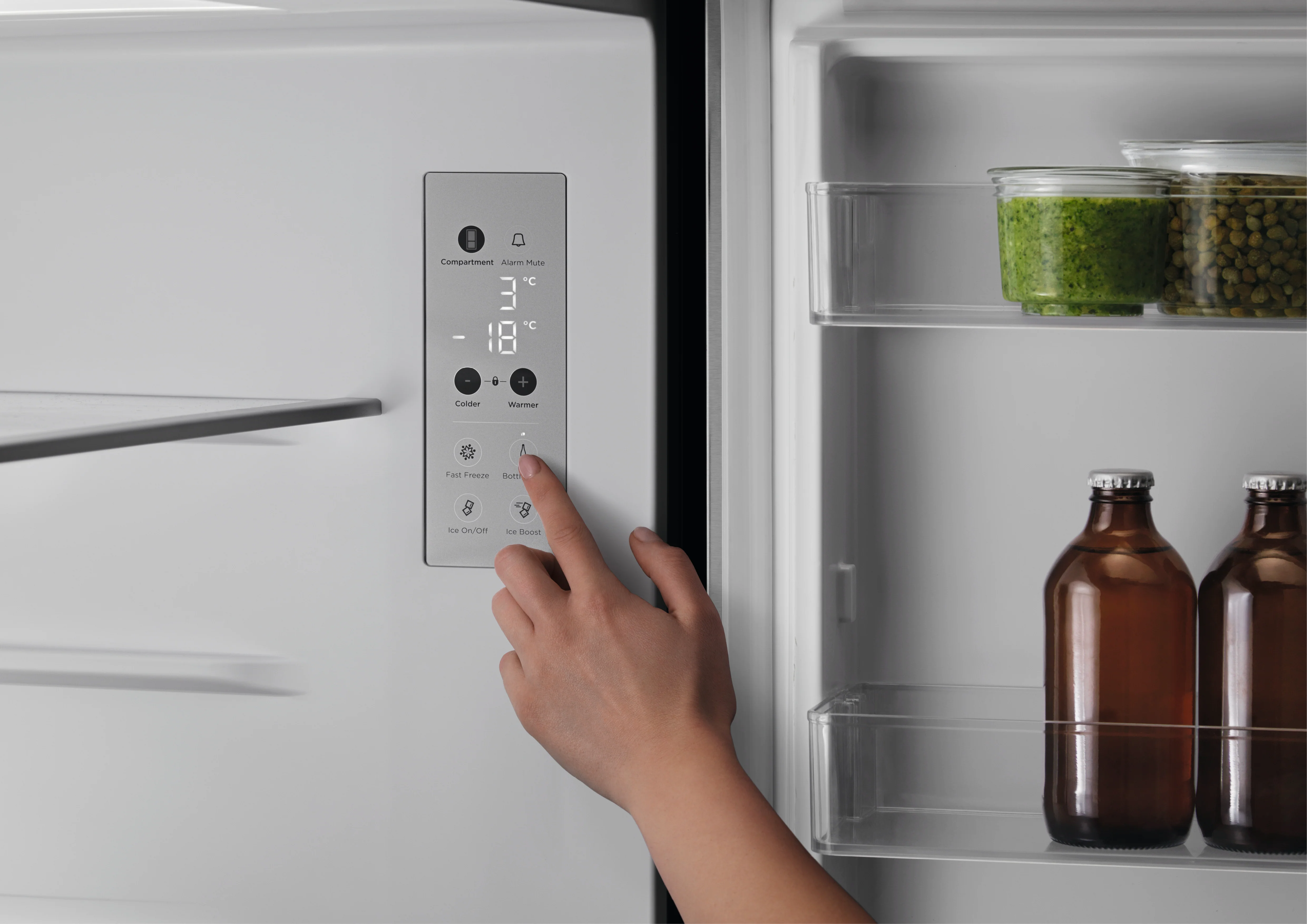 Fisher & Paykel Series 7 RF505ANUX1 Plumbed American Fridge Freezer Stainless Steel - Image 4
