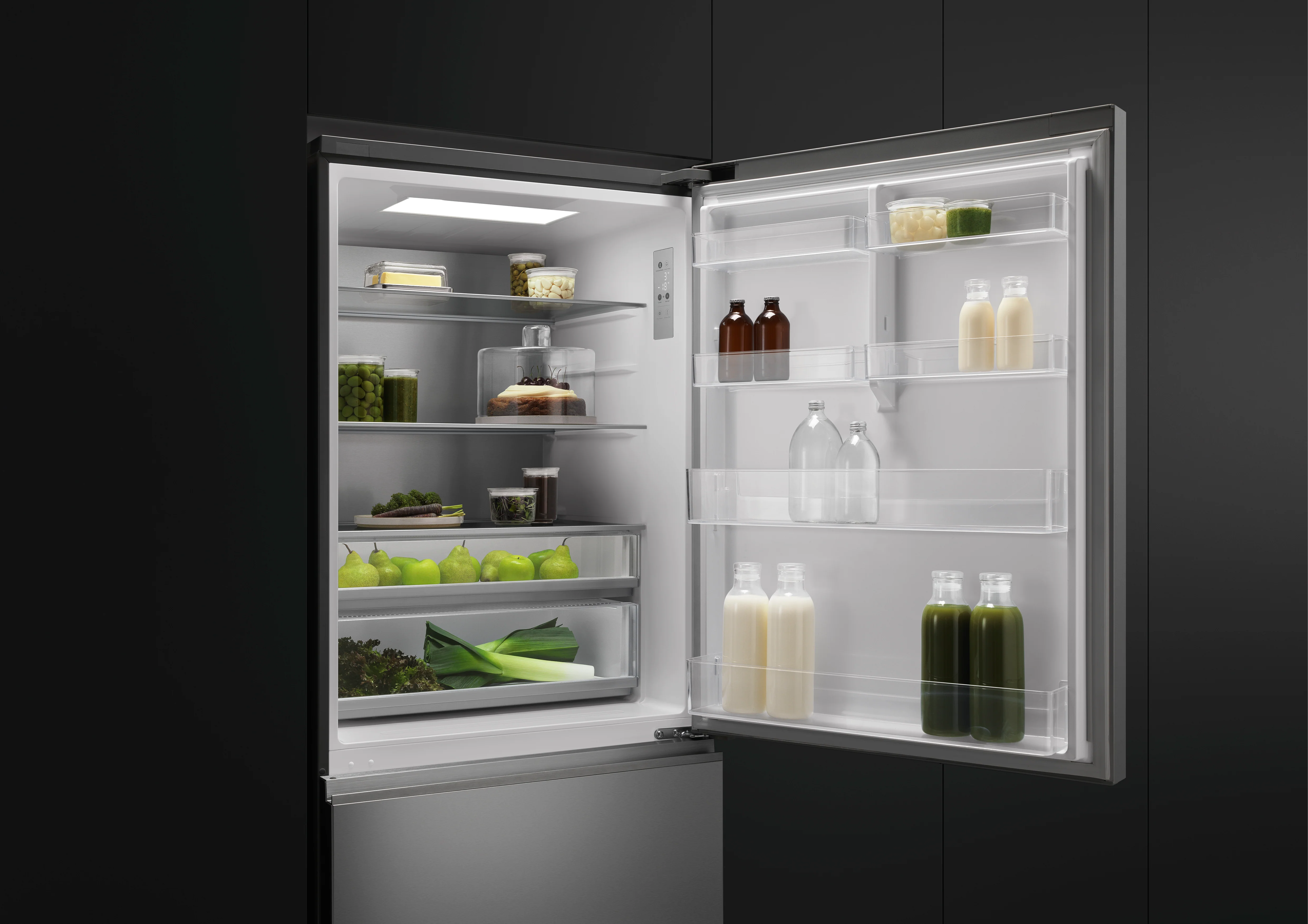 Fisher & Paykel Series 5 RF505BRNQX1 Freestanding Fridge Freezer - Image 5