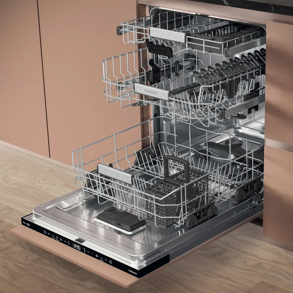Hotpoint H8IHT59LSUK Full Size Integrated Dishwasher - Image 3