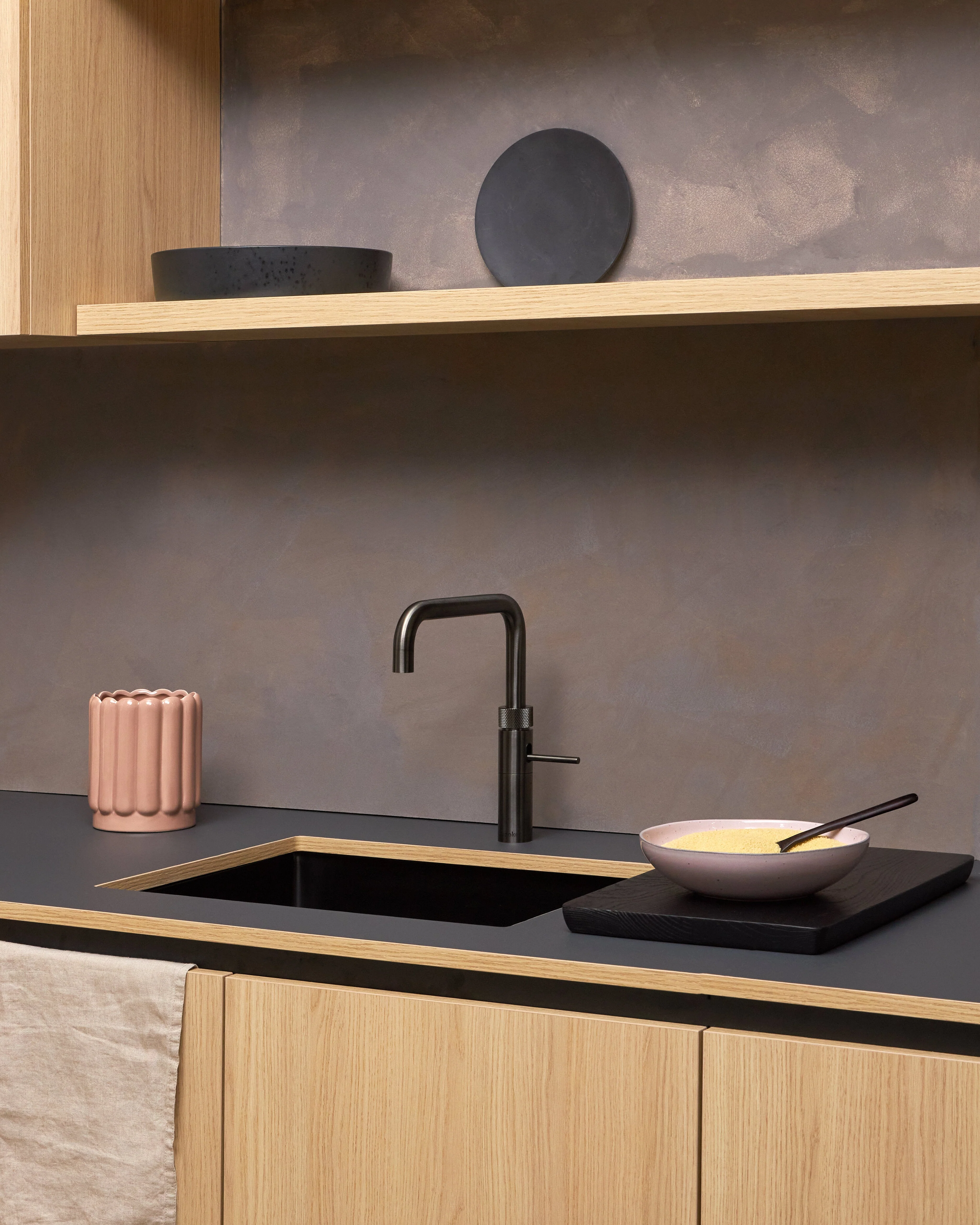 Quooker 3 in 1 Flex Gunmetal PRO7 Boiling Water Tap - Image 4