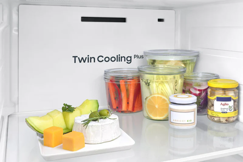 Samsung Bespoke AI Series 7 SpaceMax RS70F67QCTEU Silver American Fridge Freezer - Image 4