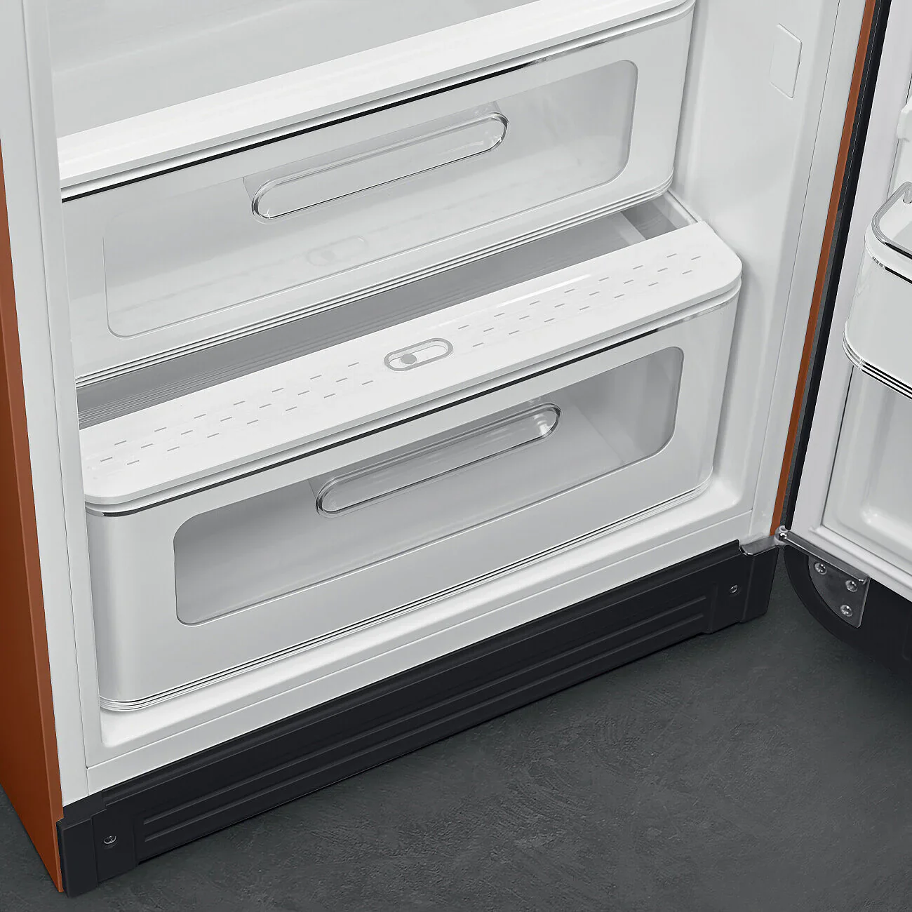 Smeg FAB28RDRU6 50's Style Right Hand Hinge Retro Tall Fridge with Ice Box - Image 4