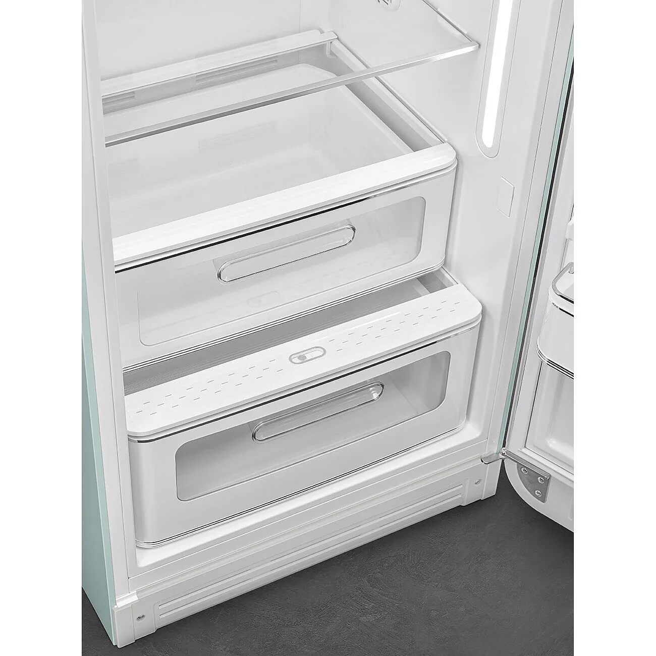 Smeg FAB28RDSA6 50's Style Right Hand Hinge Retro Tall Fridge with Ice Box - Image 4