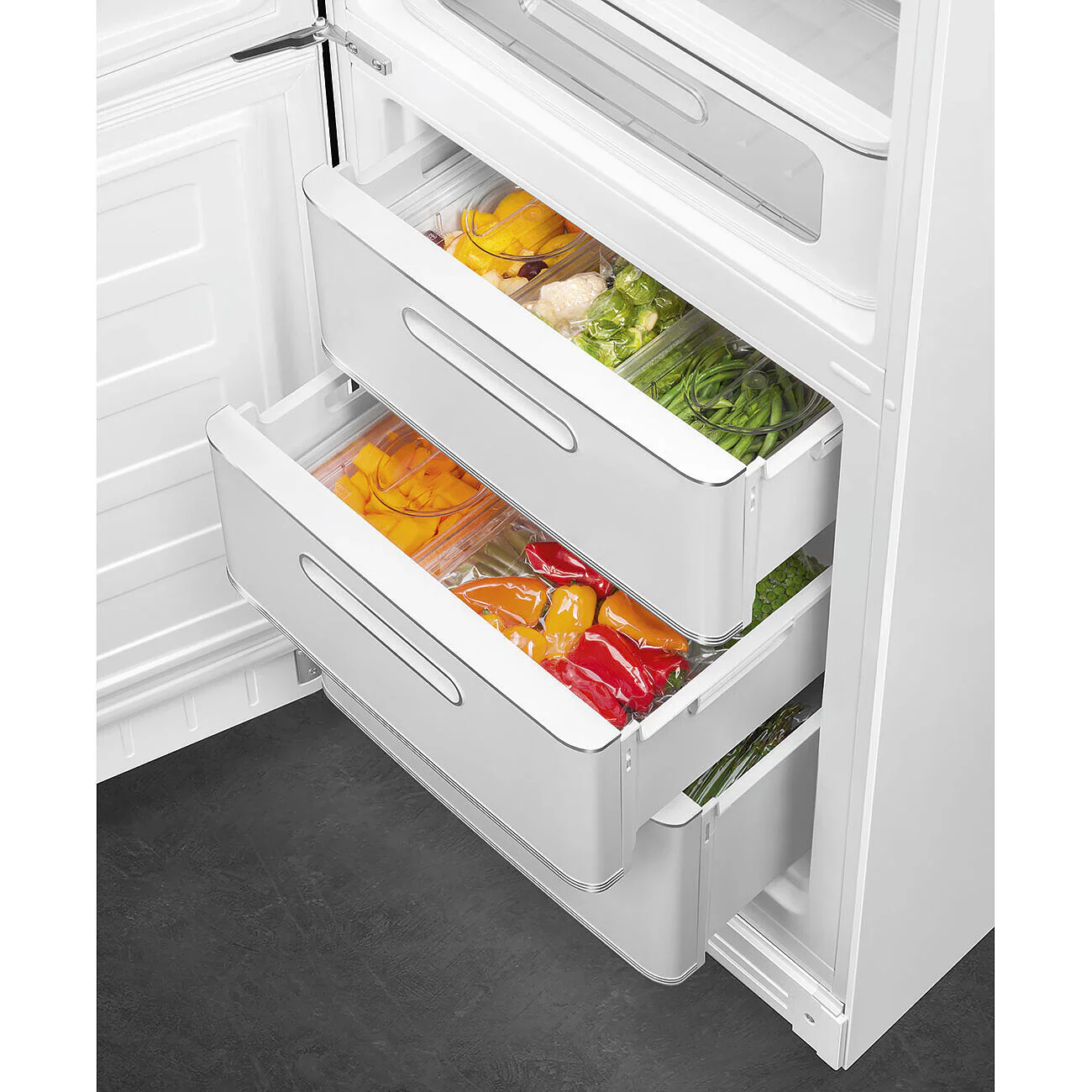 Smeg FAB32LWH6UK 50's Style Left Hand Hinge Retro Fridge Freezer - Image 5