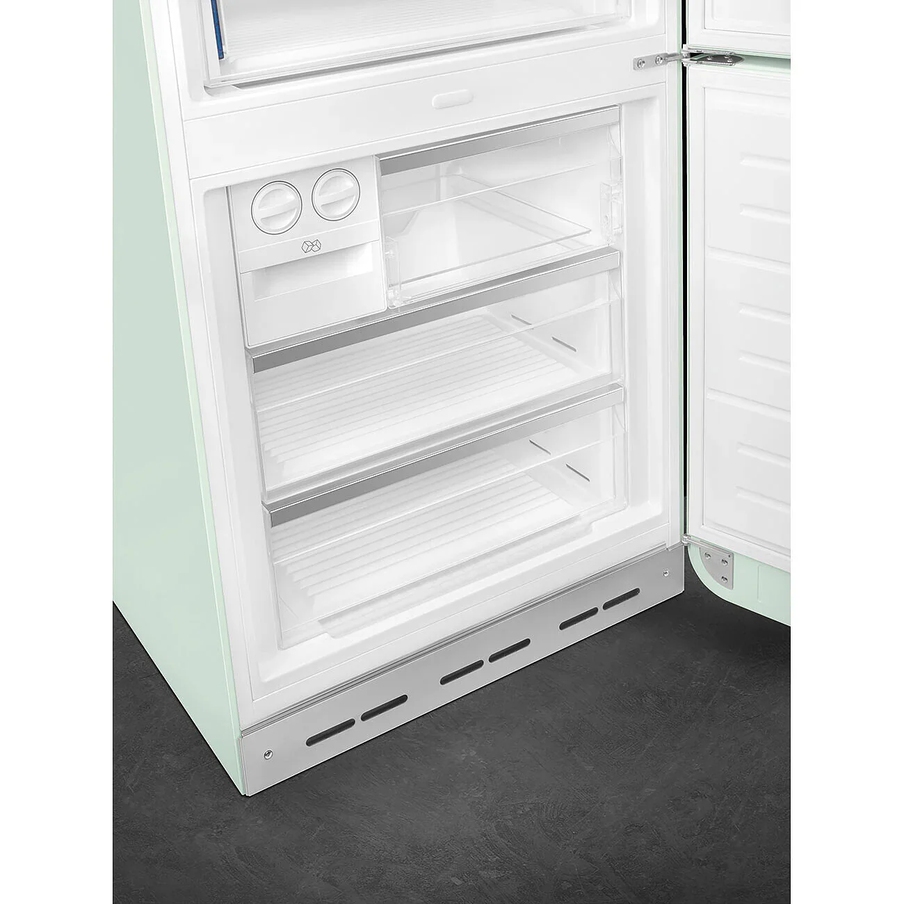 Smeg FAB38RPG6 50's Style Right Hand Hinge Retro Fridge Freezer - Image 8