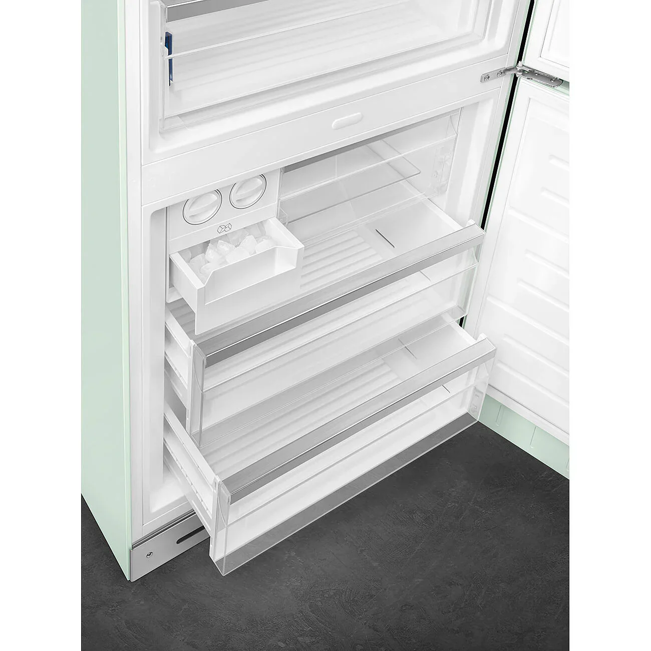 Smeg FAB38RPG6 50's Style Right Hand Hinge Retro Fridge Freezer - Image 9