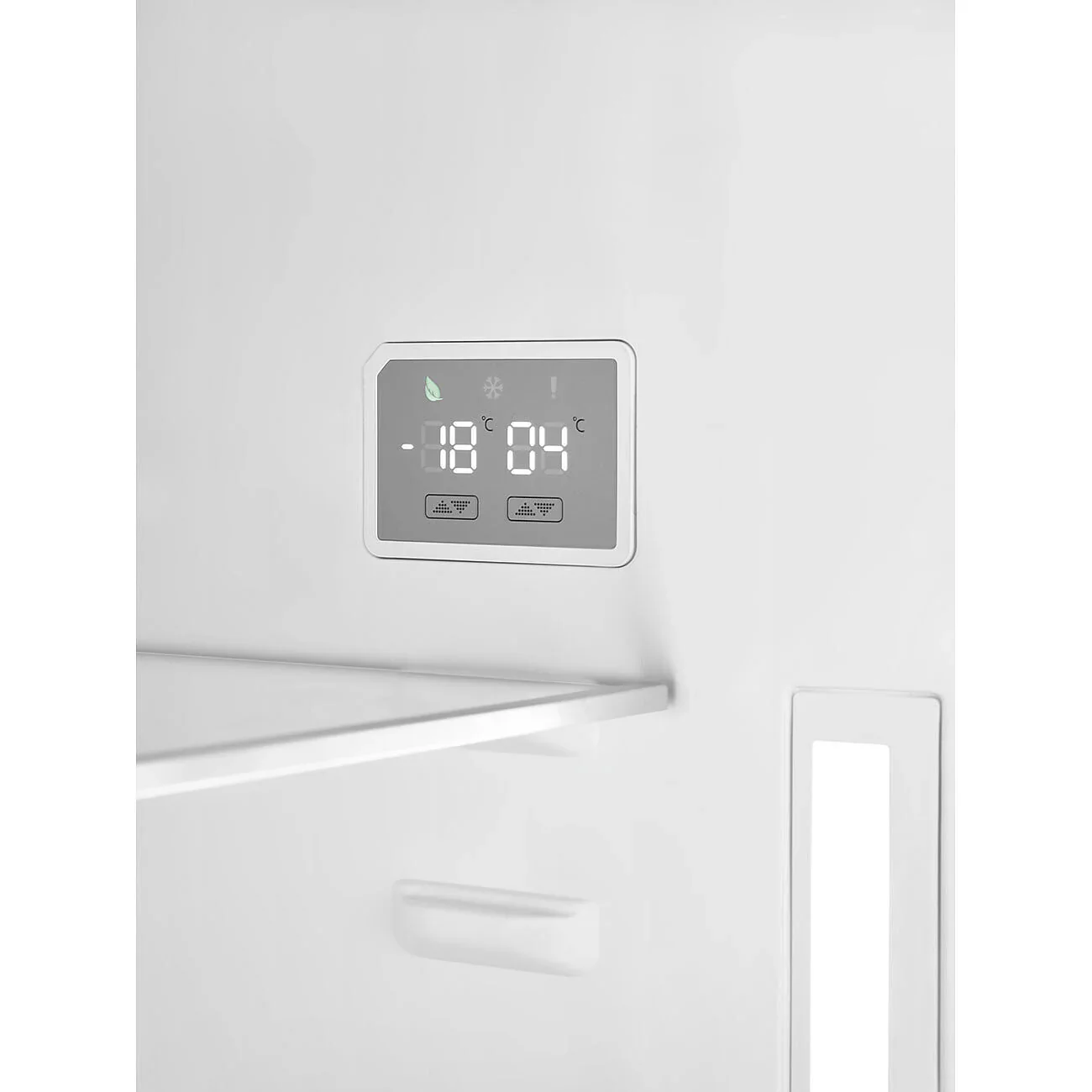 Smeg FAB38RRD6 50's Style Right Hand Hinge Retro Fridge Freezer - Image 4